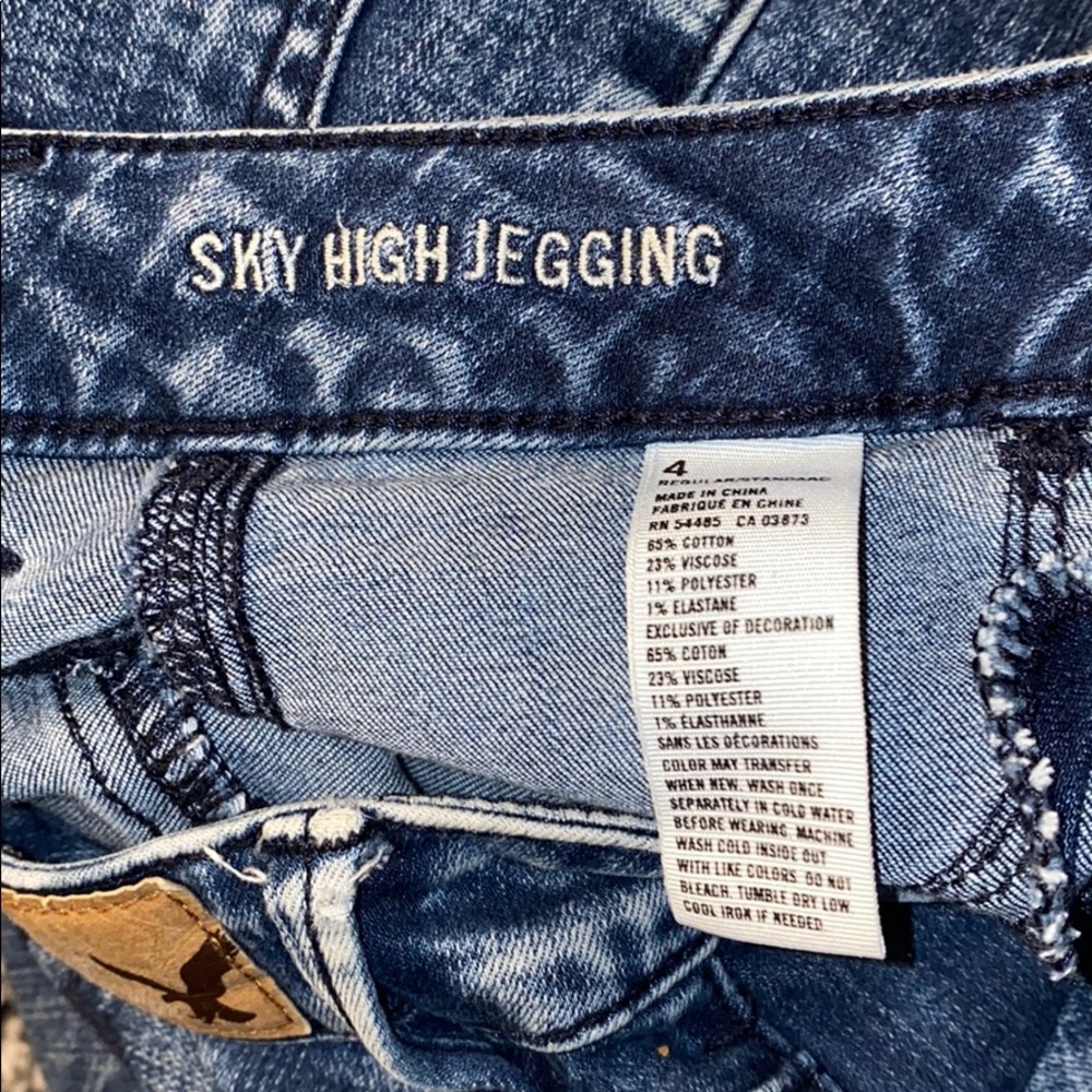Women’s high rise American-eagle jeans
